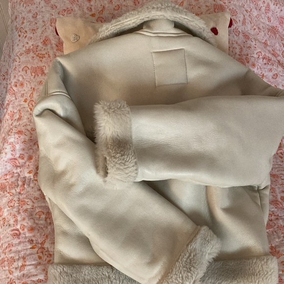 Abercrombie fleece vegan bomber jacket - Picture 2 of 3